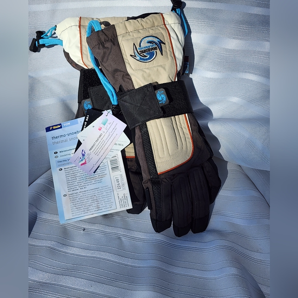 Young Tec YTCHIBO Thinsulate Black Snowboarding/Ski Gloves Size: 8.5